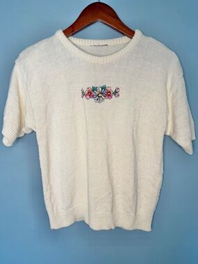 Vintage VTG Cream Floral Embroidered Short Sleeve Cottagecore Granny Sweater